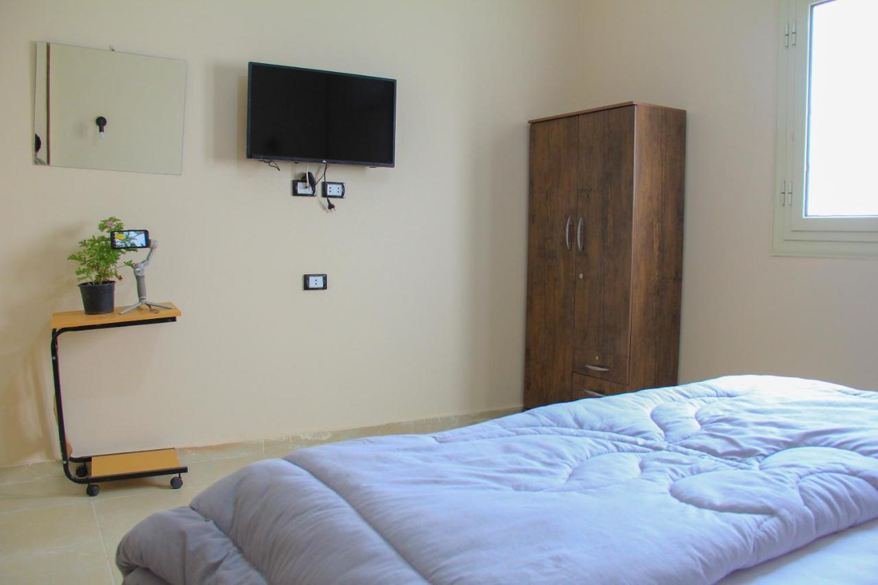 Pyramids Road Guest House Cozy Rooms And Rooftop Breakfast With The Pyramids View Nazlet el-Sisi Luaran gambar