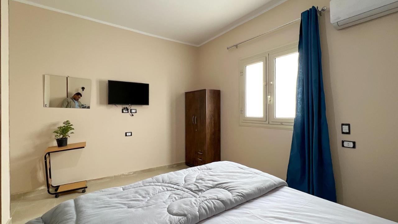 Pyramids Road Guest House Cozy Rooms And Rooftop Breakfast With The Pyramids View Nazlet el-Sisi Luaran gambar