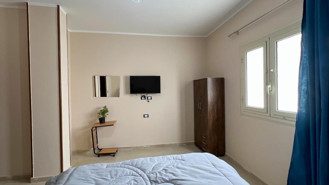 Pyramids Road Guest House Cozy Rooms And Rooftop Breakfast With The Pyramids View Nazlet el-Sisi Luaran gambar