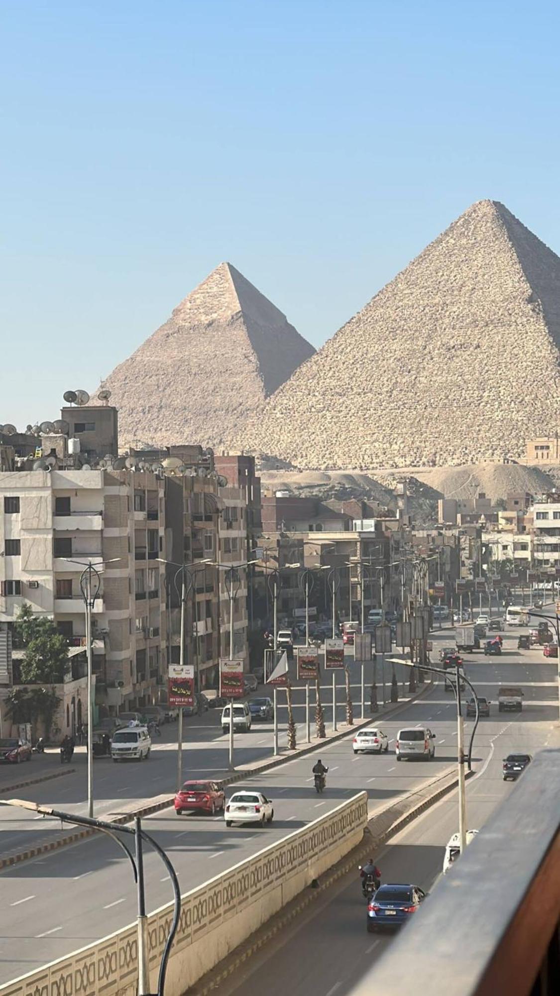 Pyramids Road Guest House Cozy Rooms And Rooftop Breakfast With The Pyramids View Nazlet el-Sisi Luaran gambar