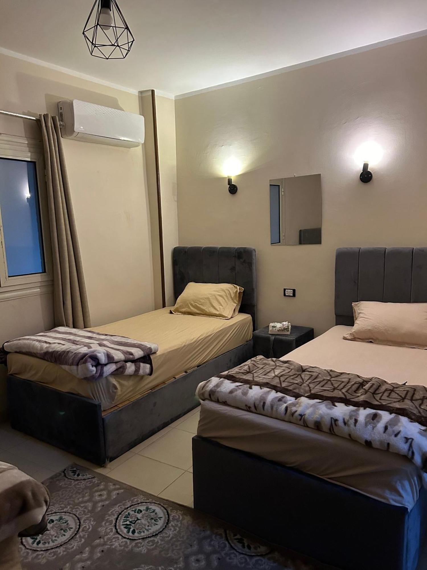 Pyramids Road Guest House Cozy Rooms And Rooftop Breakfast With The Pyramids View Nazlet el-Sisi Luaran gambar