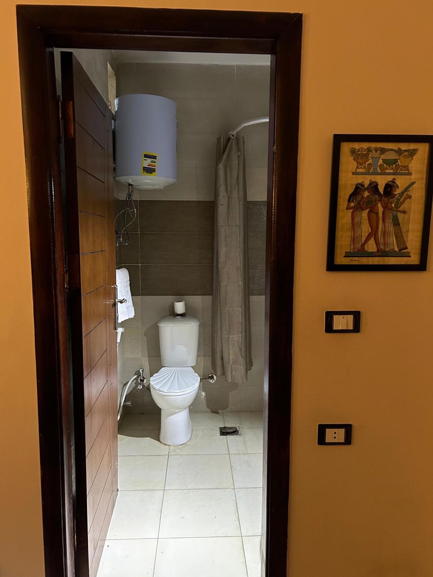 Pyramids Road Guest House Cozy Rooms And Rooftop Breakfast With The Pyramids View Nazlet el-Sisi Luaran gambar